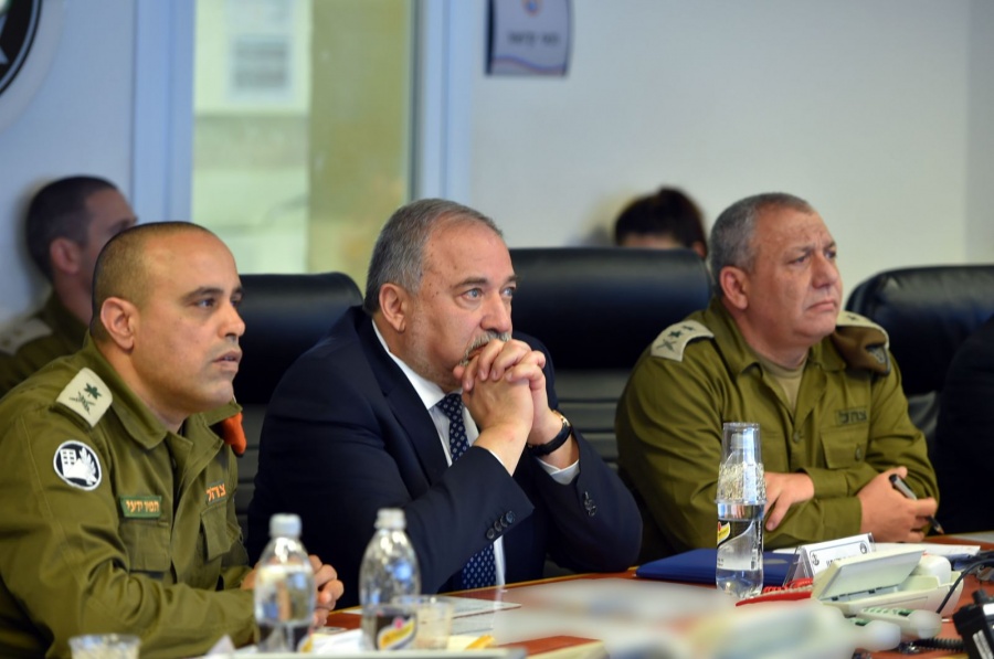 Либерман обсуждает с командованием ЦАХАЛ действия в Газе